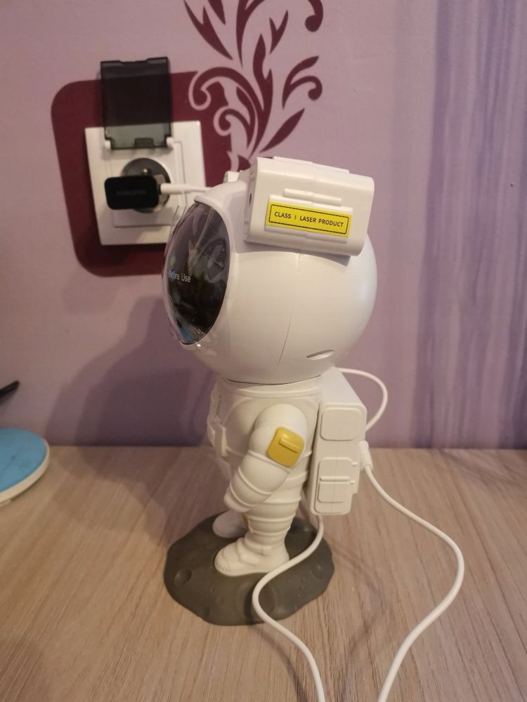Projektor Gwiazd Astronauta Lampka Nocna Dla Dzieci + Pilot