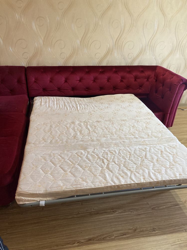 Продам гарний велюровий диван