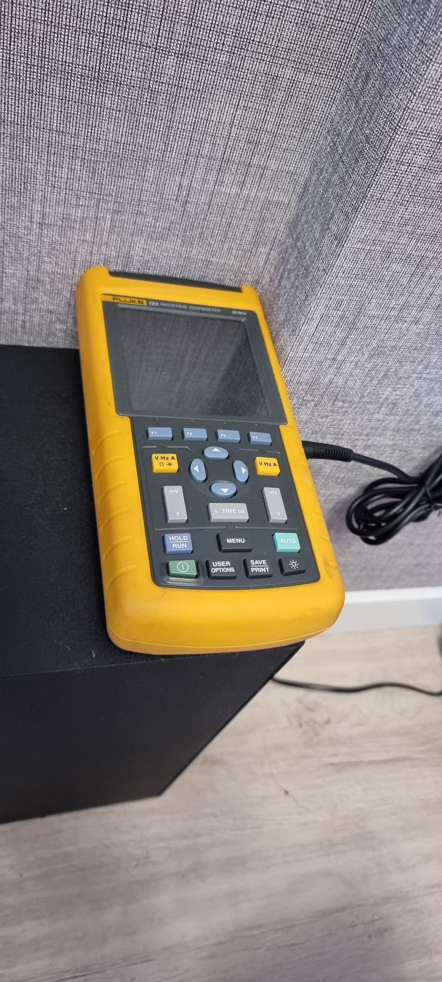 Мультиметр Осциллограф fluke 123
