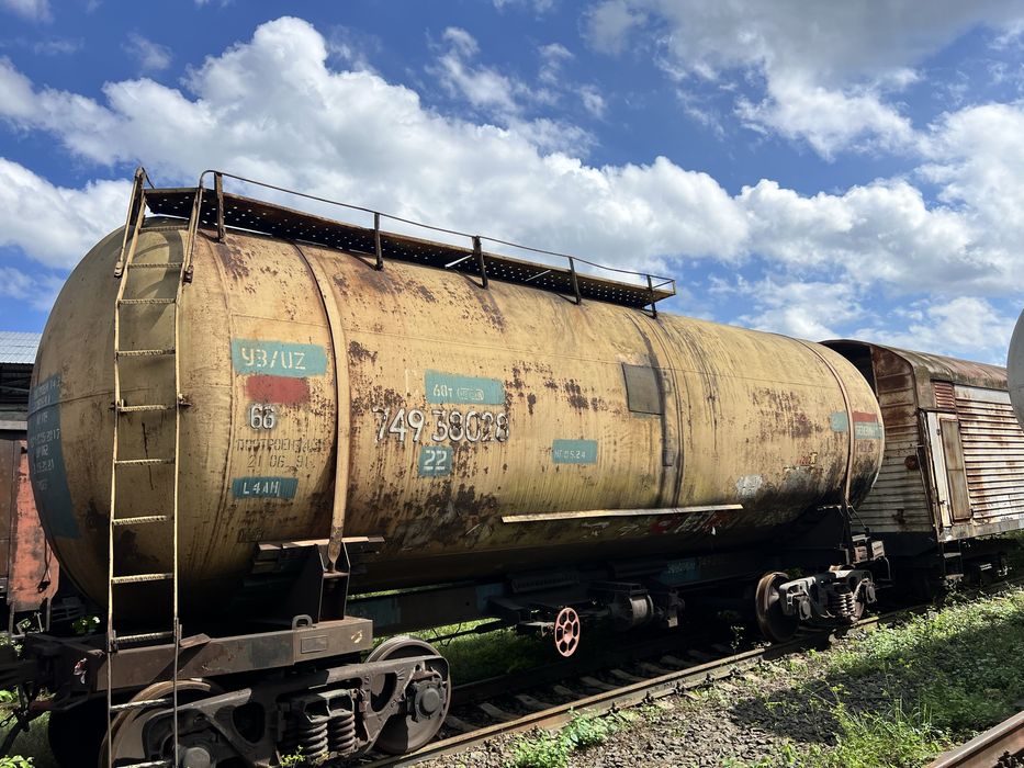 Цистерни, ємності 54 куб.м., 63 куб.м., 73 м3, 86 м.куб.