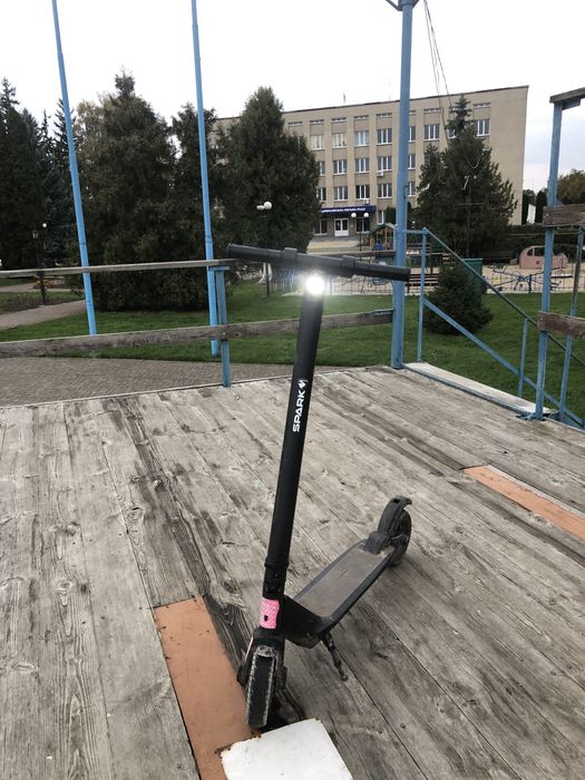 Електросамокат Spark