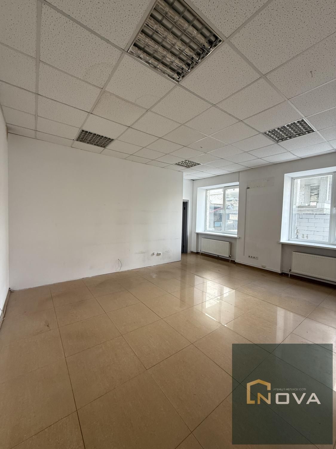 Оренда офісного приміщення 44 м² в Центрі.