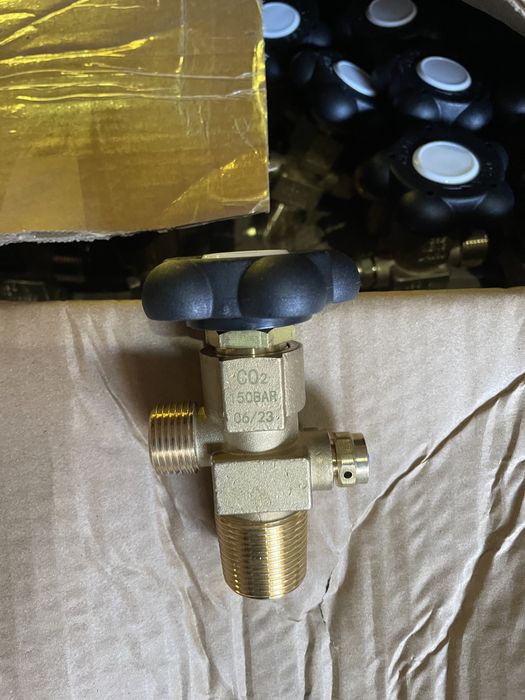 Zawór do butli CO2 Argon Corgon Hel 200 bar