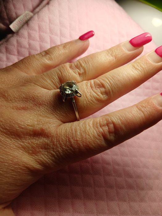 Продам срібну каблучку