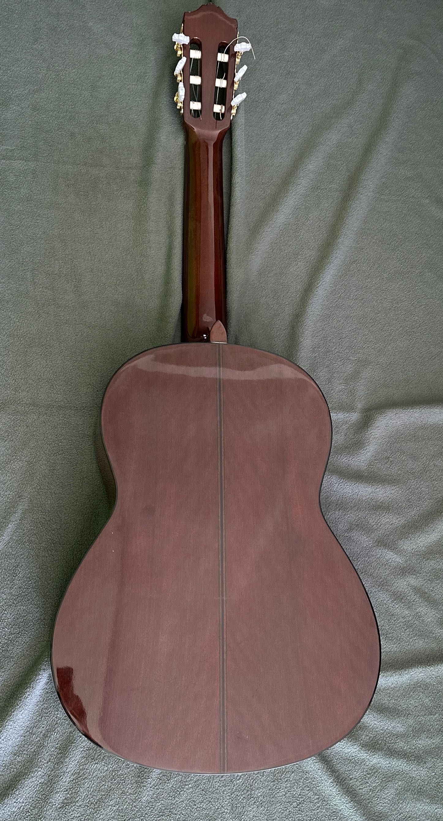 Guitarra Acústica Yamaha CG-130 A + Saco