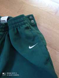 Nike spodnie koszykarskie Michigan Spartans NCAA 12 14 lat zielone