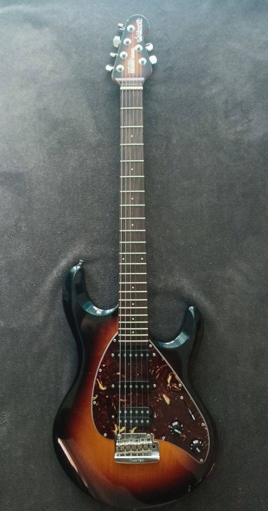 Gitara - MUSIC MAN Silhouette Special