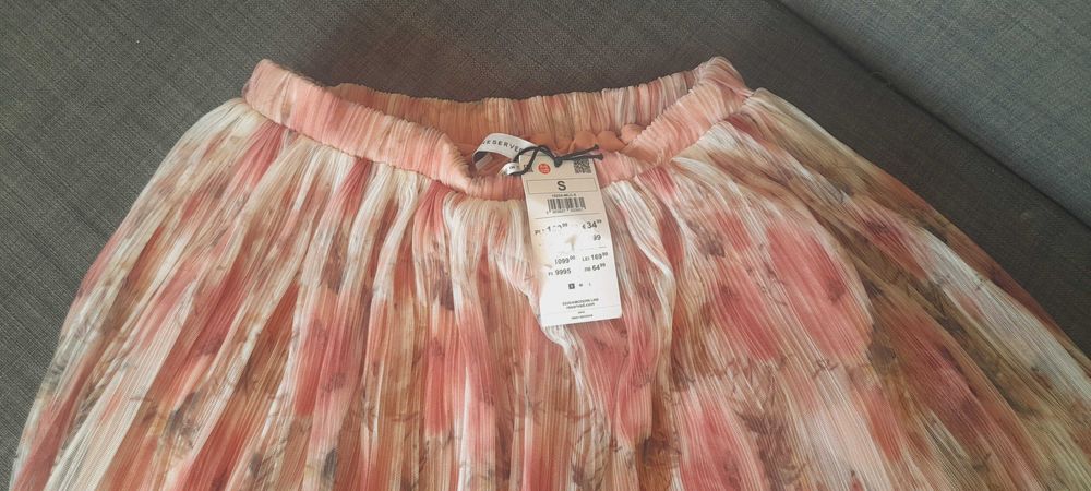 Tiulowa, romantyczna spódnica w kwiaty, nowa z metką, Reserved.