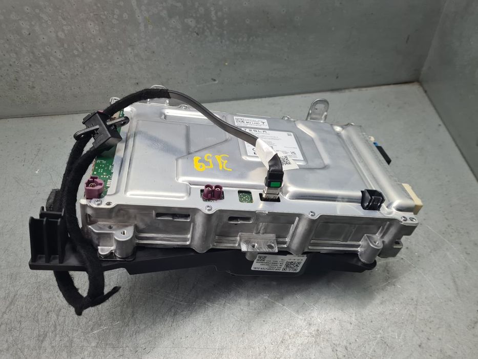 Módulo genérico TESLA Model 3 (5YJ3)