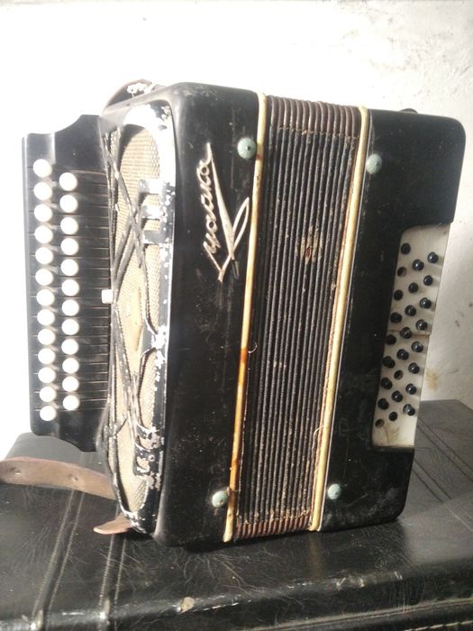Гармошки Тульські всі робочі грають.можна для декору чи реставрацію.