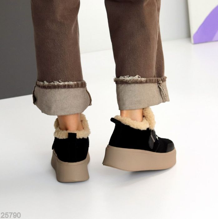 Жіночі шкіряні зимові черевики в кольорах