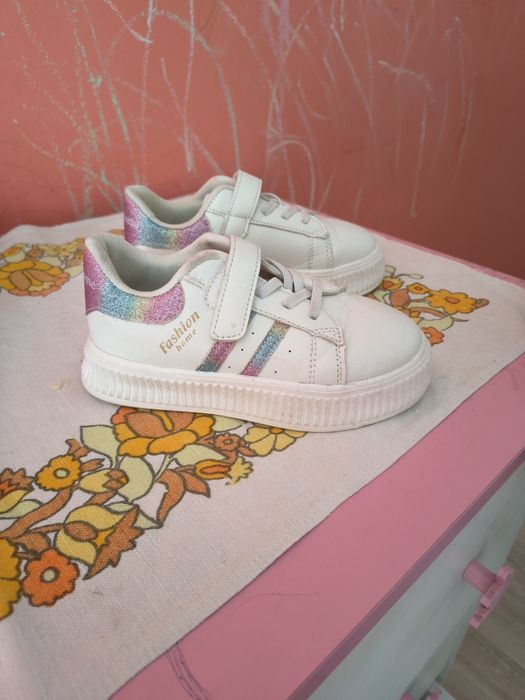 Buty sprzedam dla dziewczynki