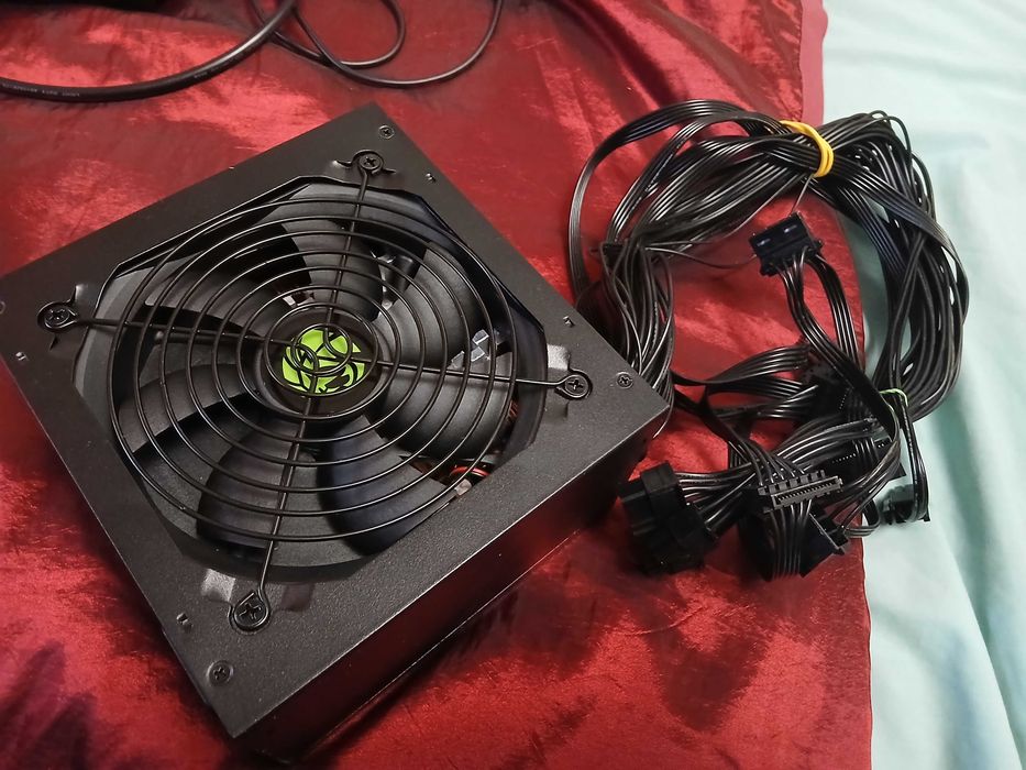 Блок живлення в гарному стані