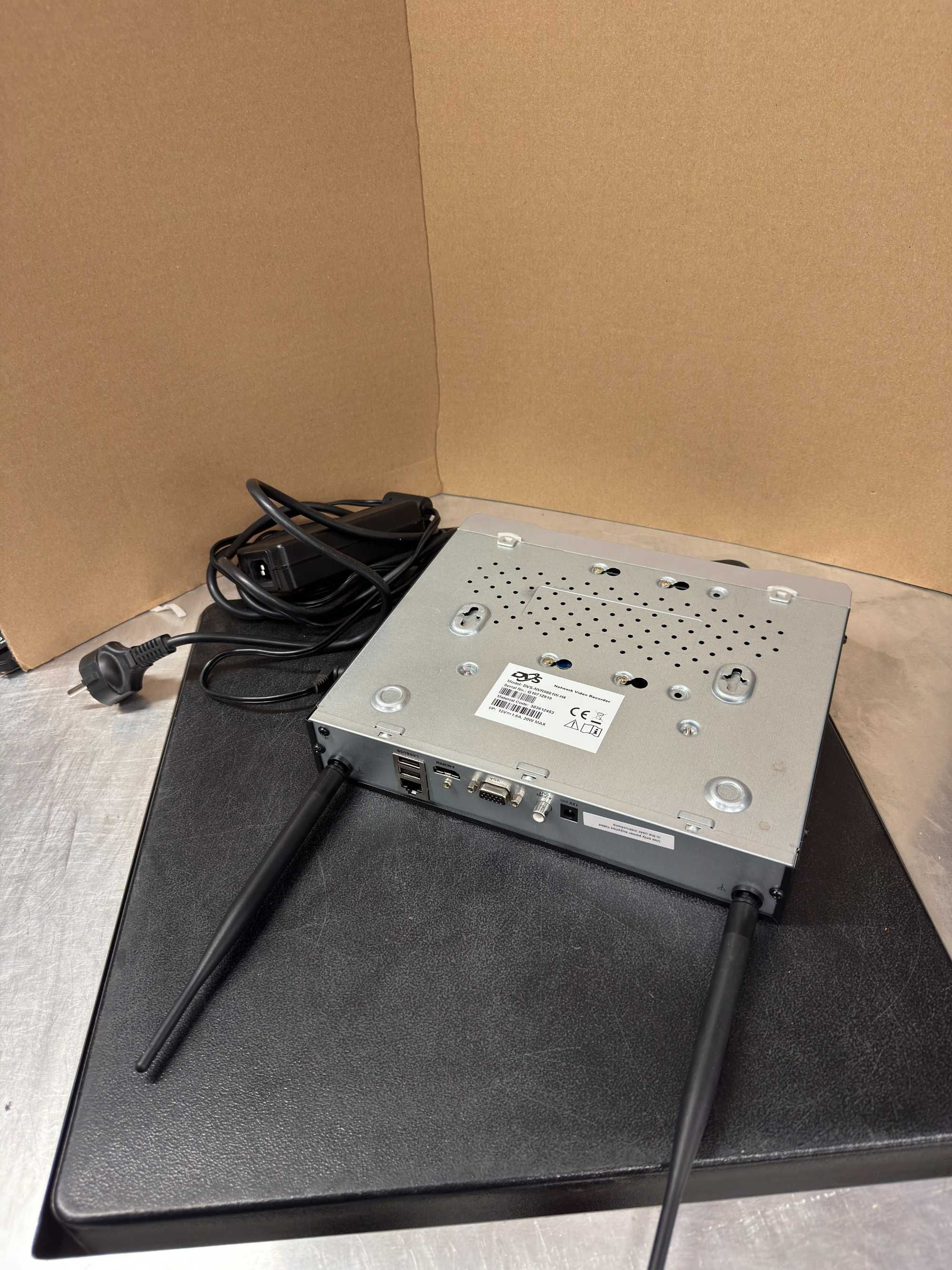 Rejestrator DVS-NVR0801W-H4