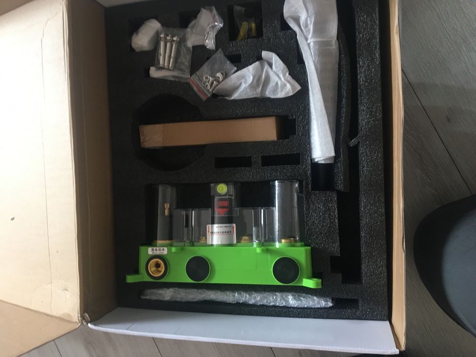 Кран в душ з термостатом скритого монтажу