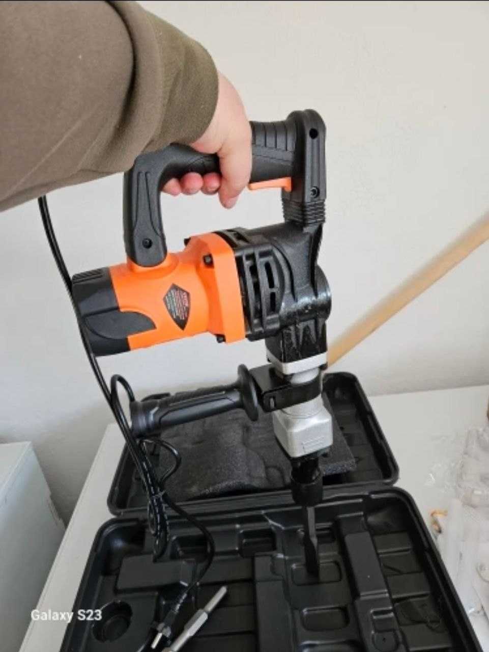 Martelo eletrico 1400W.