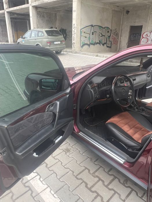 Mercedes-Benz E-class W210