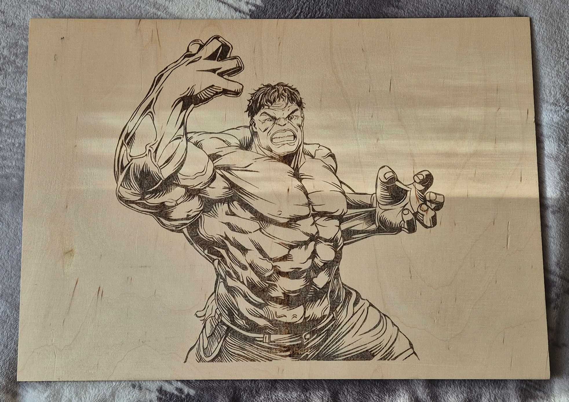 HULK - Ręcznie wypalany w drewnie! A3