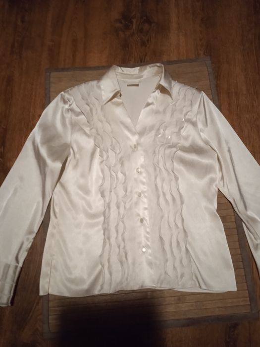 Bluzka damska z falbankami M