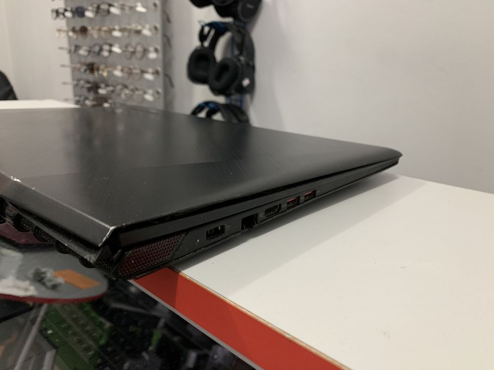 Ігровий ноутбук Lenovo Y70-70 Touch