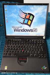 Stary Laptop retro IBM ThinkPad T23 Pentium 3 Windows 98 SE Super St