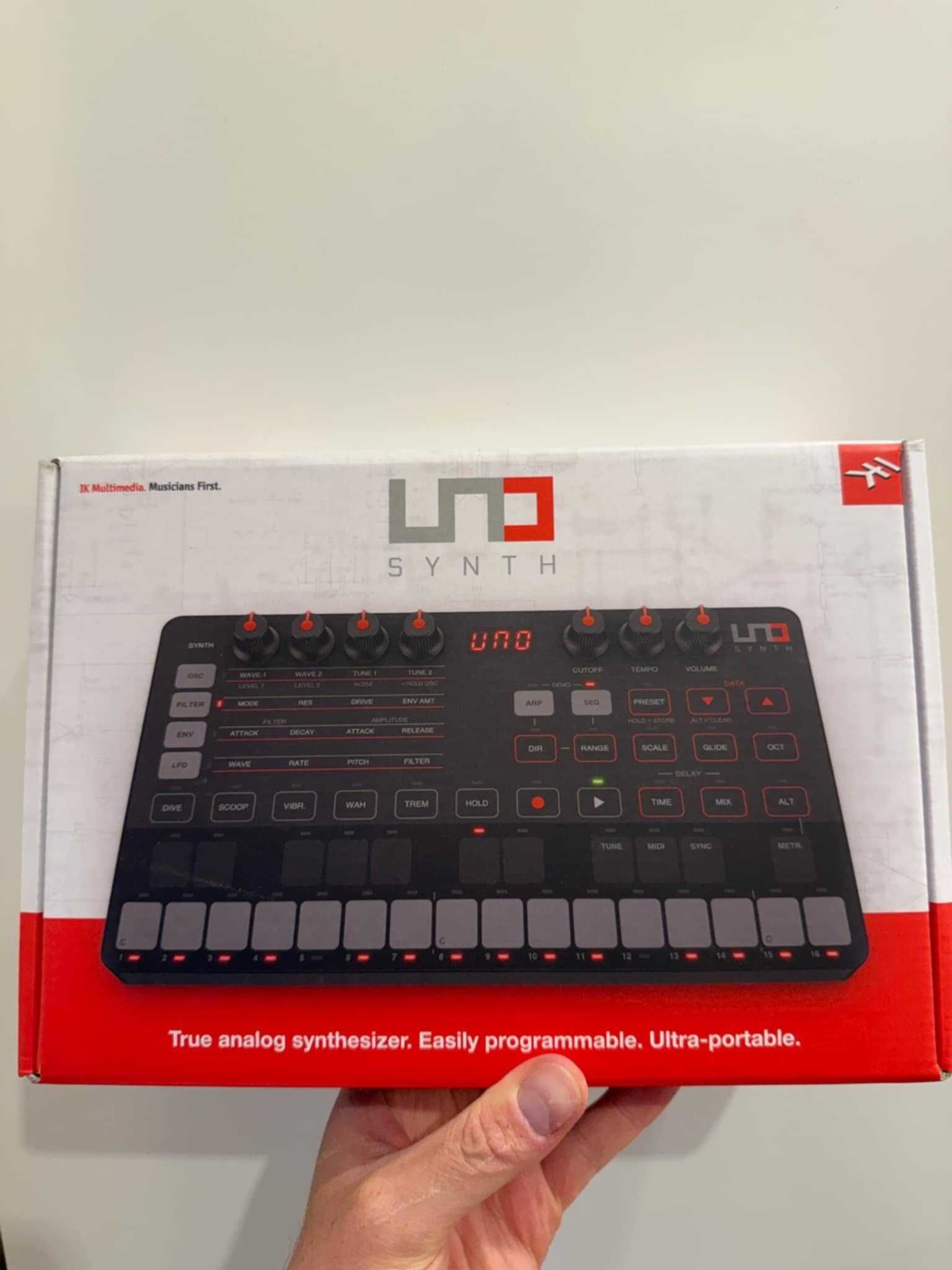 Syntezator analogowy IK Multimedia Uno Synth JAK NOWY