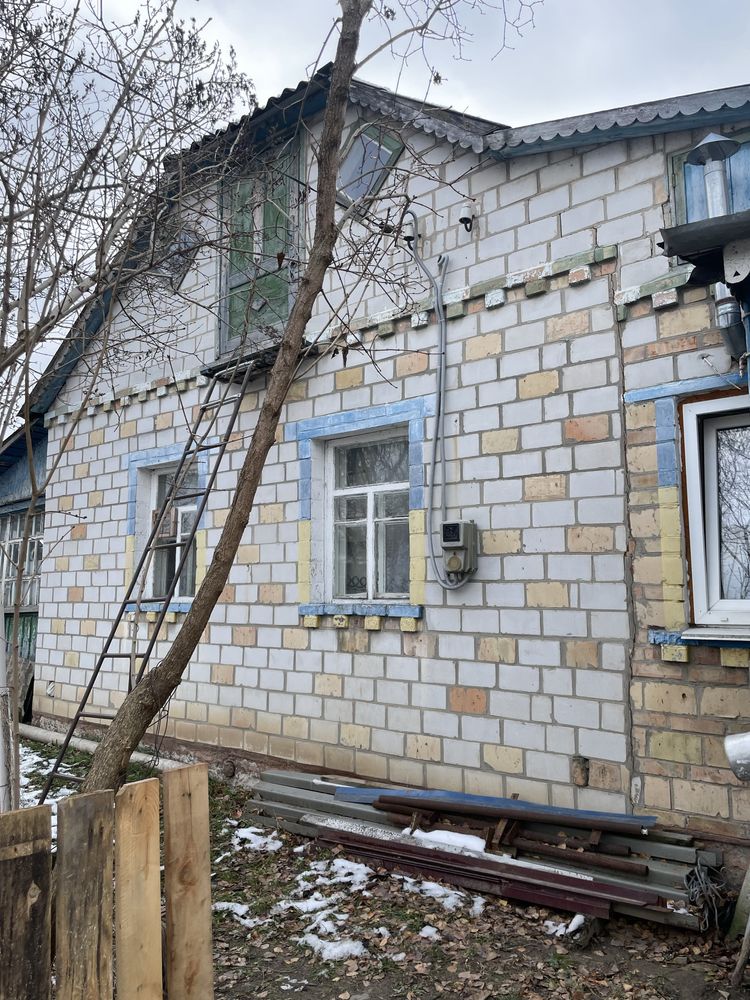 Будинок 99 кв м  з просторою ділянкою 25 соток в с Забірʼя.