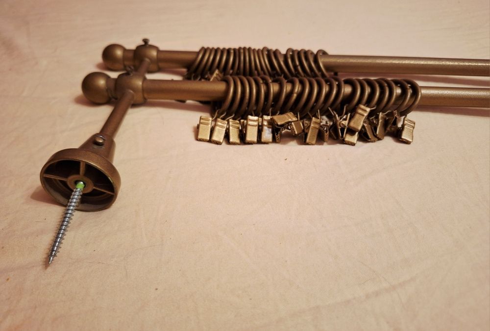 Karnisz podwójny retro