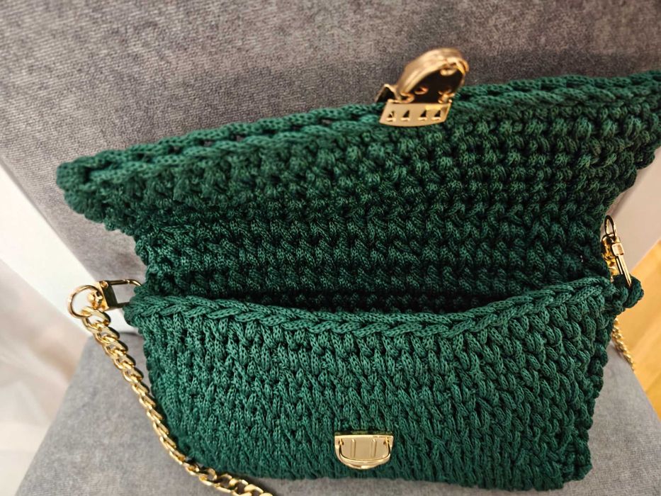 Torebka zrobiona na szydełku