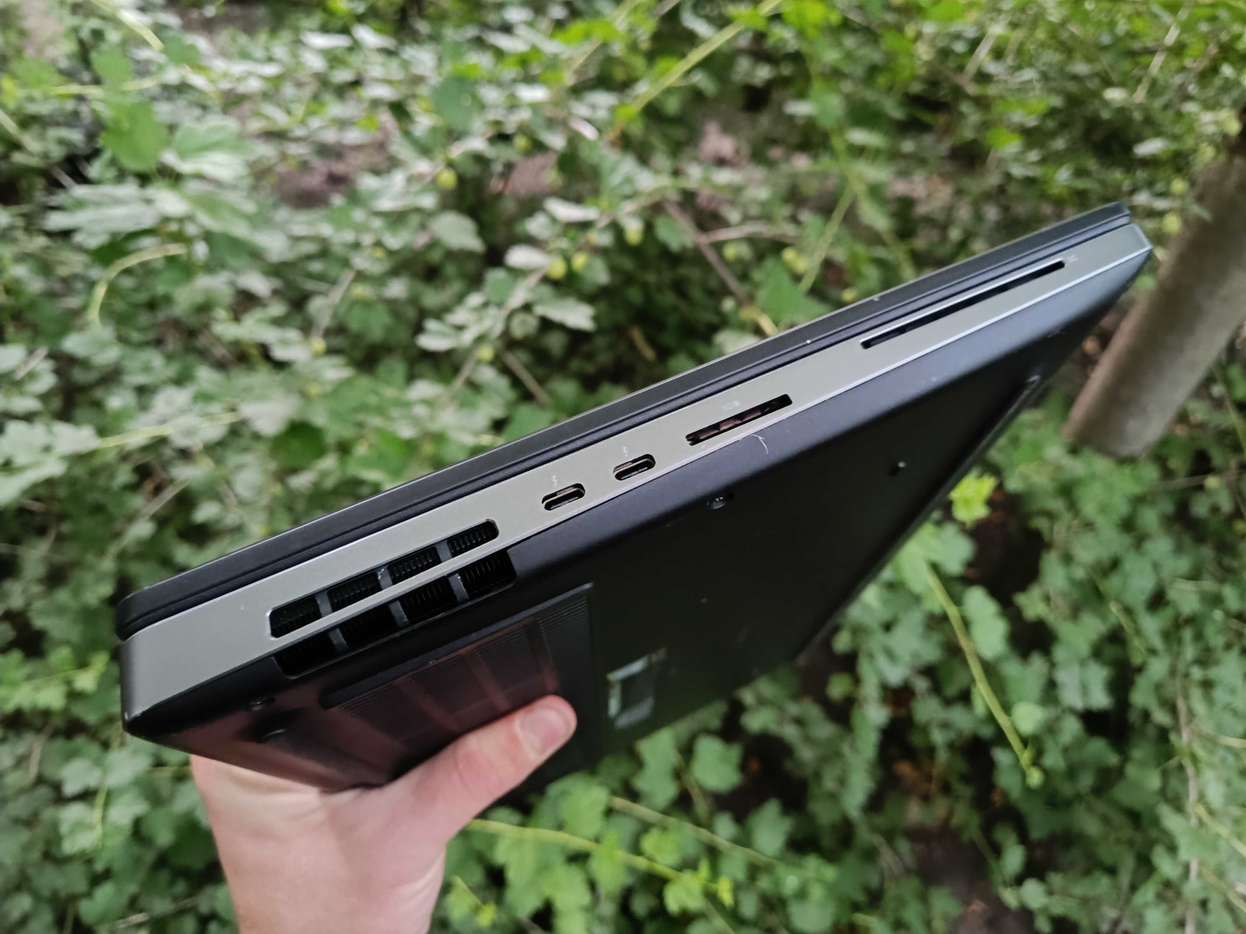 6 ядер Як новий, Ігровий ноутбук DELL (i7 8750H/16gb/256gb/Nvidia 4GB)