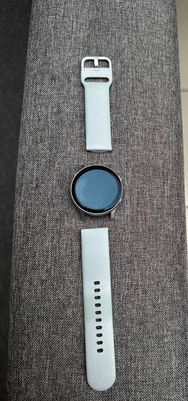 Продам смарт часы Samsung galaxy watch active 2