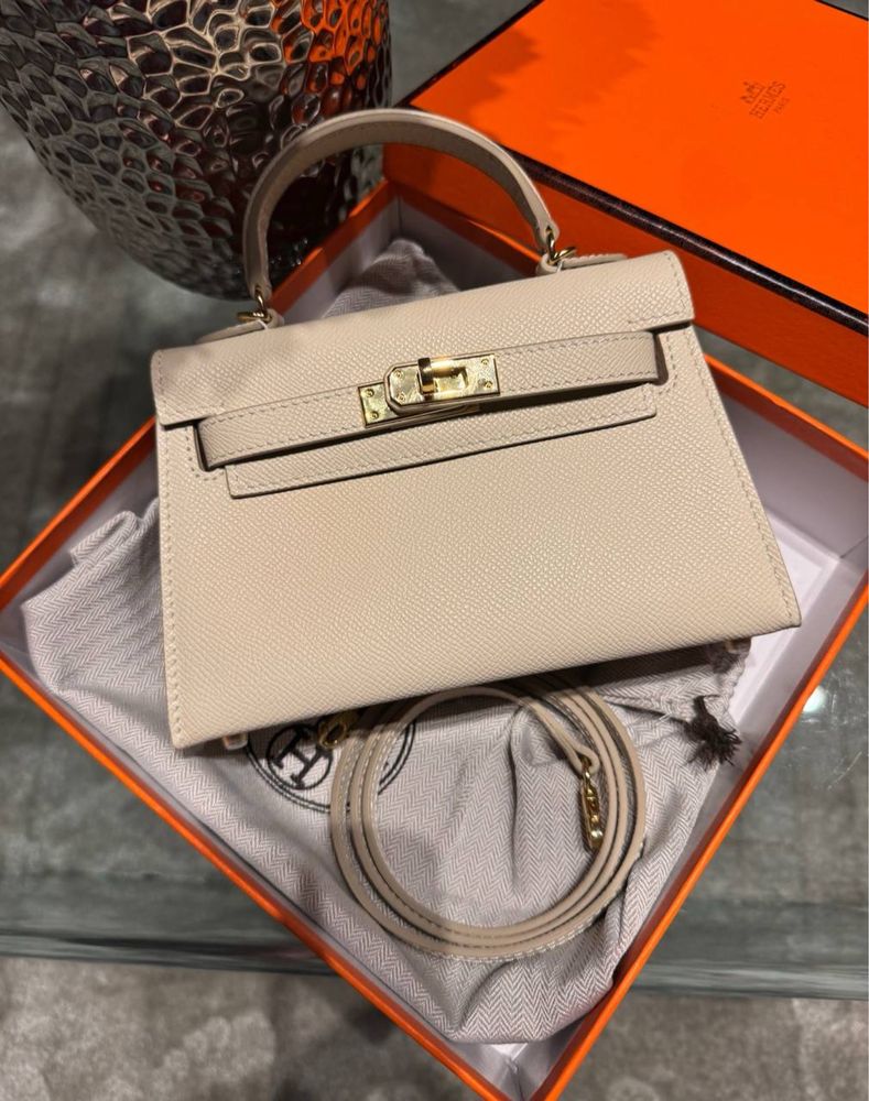 Неймовірна сумка Hermes Kelly молочна 19см