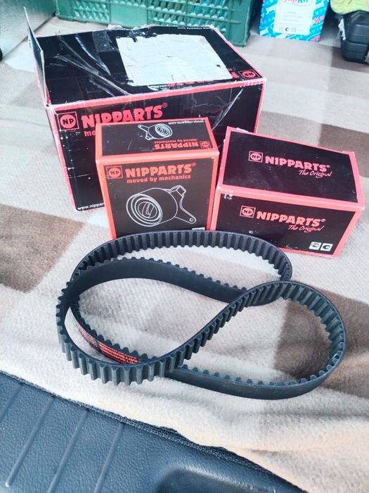 Продам комплект ГРМ NIPPARTS J1110321