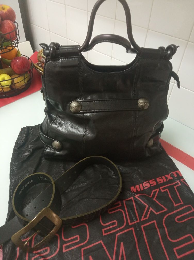 Saco Preto ( Miss Sixty ) em pele