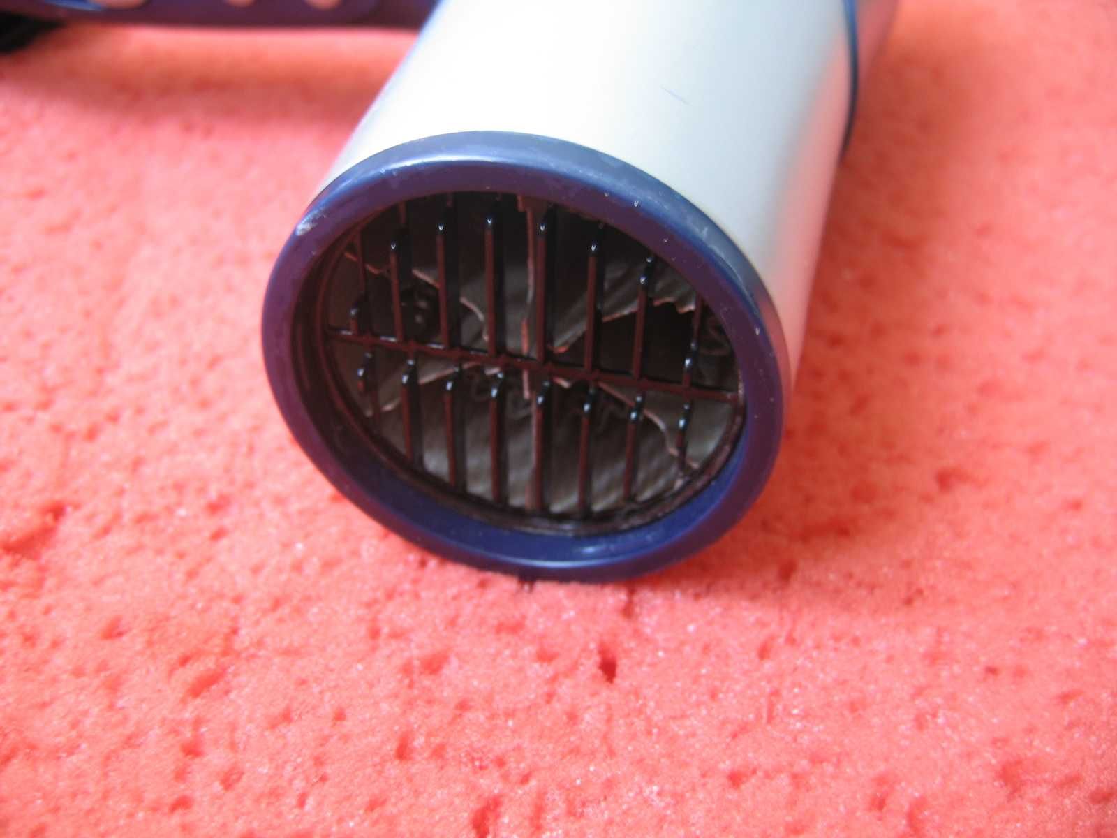 Suszarka do włosów Philips SalonDry Control HP 4980 - 2000W