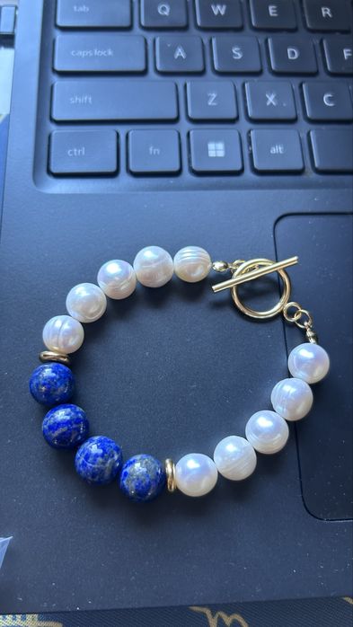 Bransoletka lapis lazuli perly naturalne toggle zlota