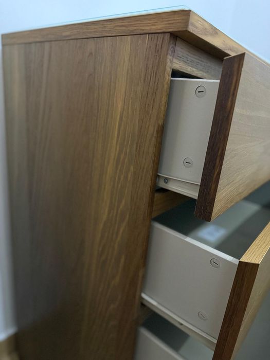 Comoda MALM carvalho + tampo de vidro (Ver fotos, ler descrição)