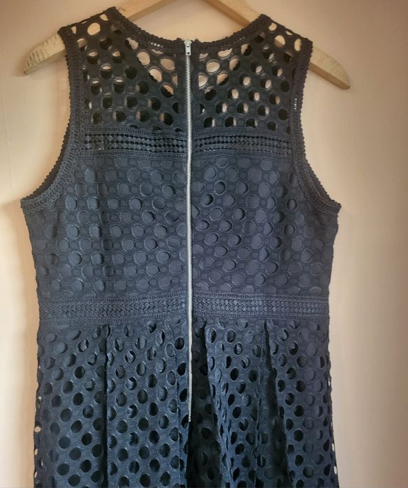 Czarna elegancka ażurowa sukienka 40/42 bodyflirt