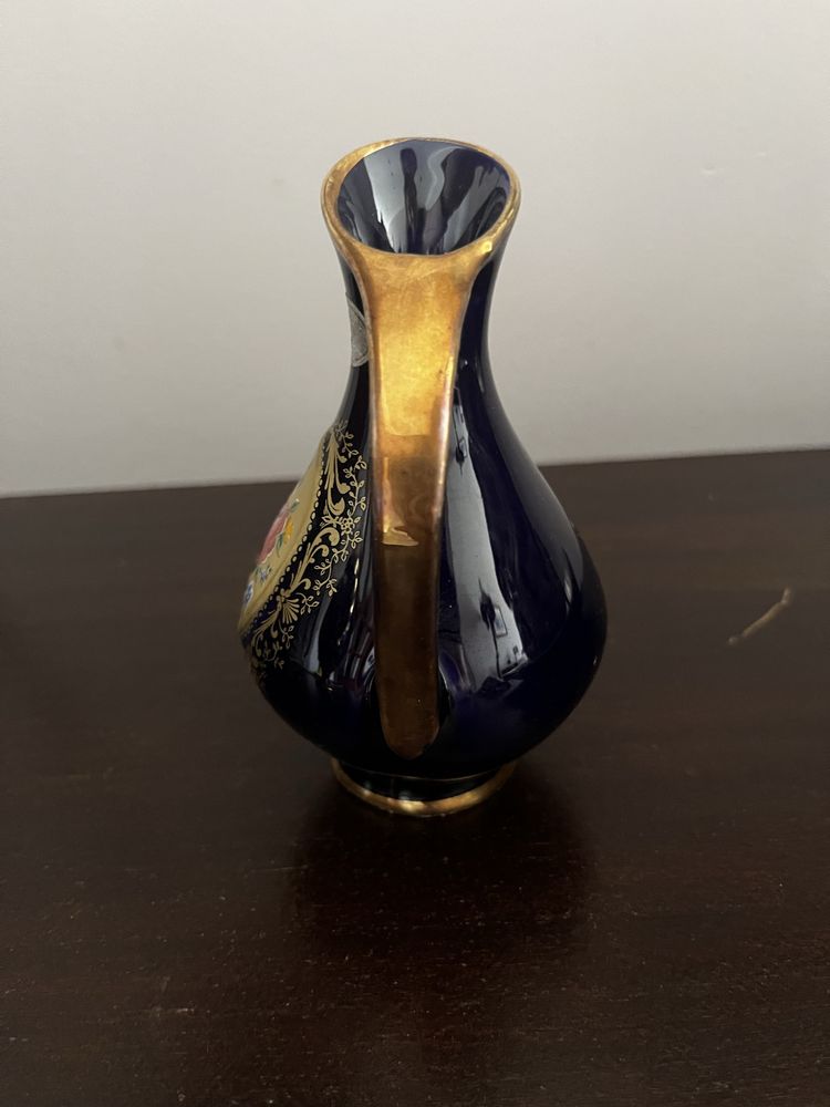 Vaso pequeno azul escuro com rosa (Alemao)