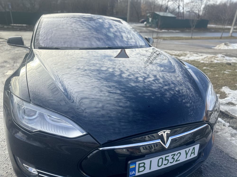 Авто Tesla model S