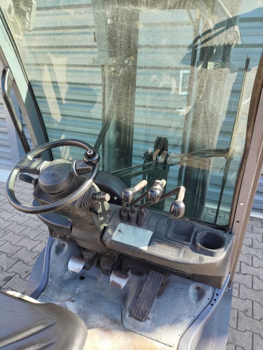 Wózek widłowy 1,8 tony TOYOTA LPG