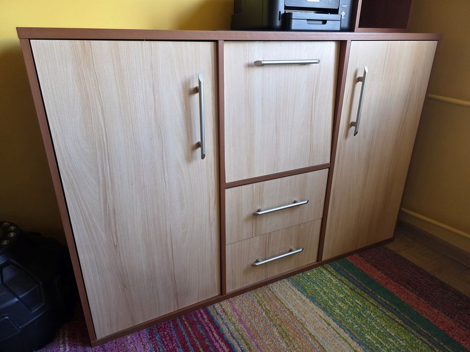 Meble (komoda, półki, szuflady)