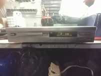 Odtwarzacz yamaha cdx-396.
Odtwarzacz się