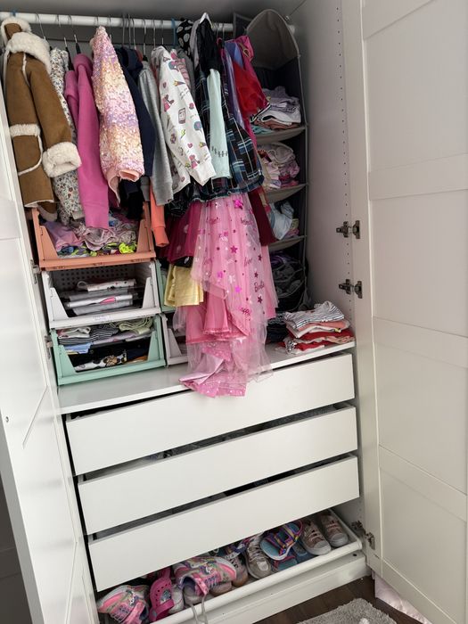 Móvei muda fraldas e armário ikea