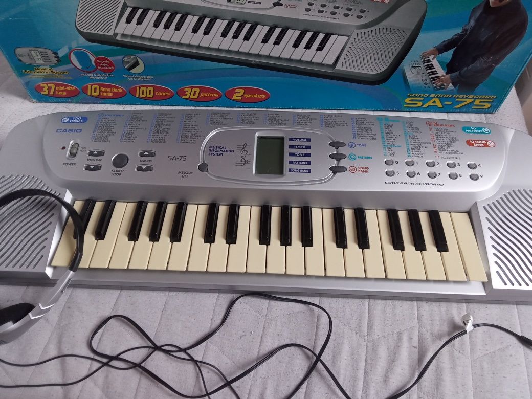 Song bank keyboard CASIO SA-75