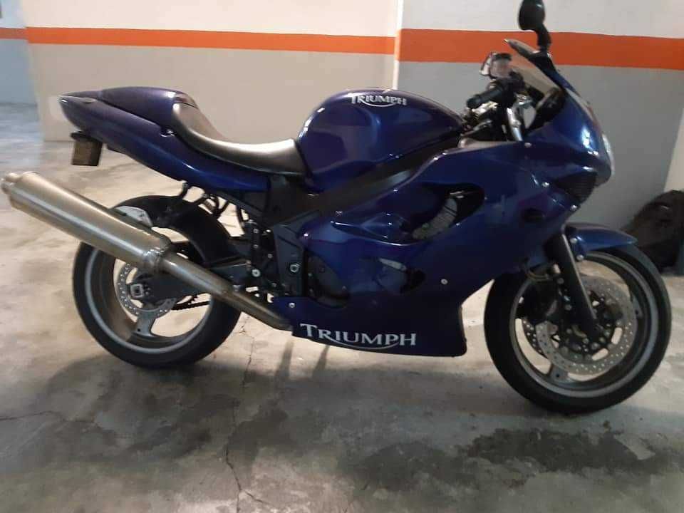 Espectáculo Triumph TT 600
