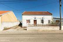 Moradia T3 em lote de 1115 m2 com Terraço e Armazém  | Vendas Novas