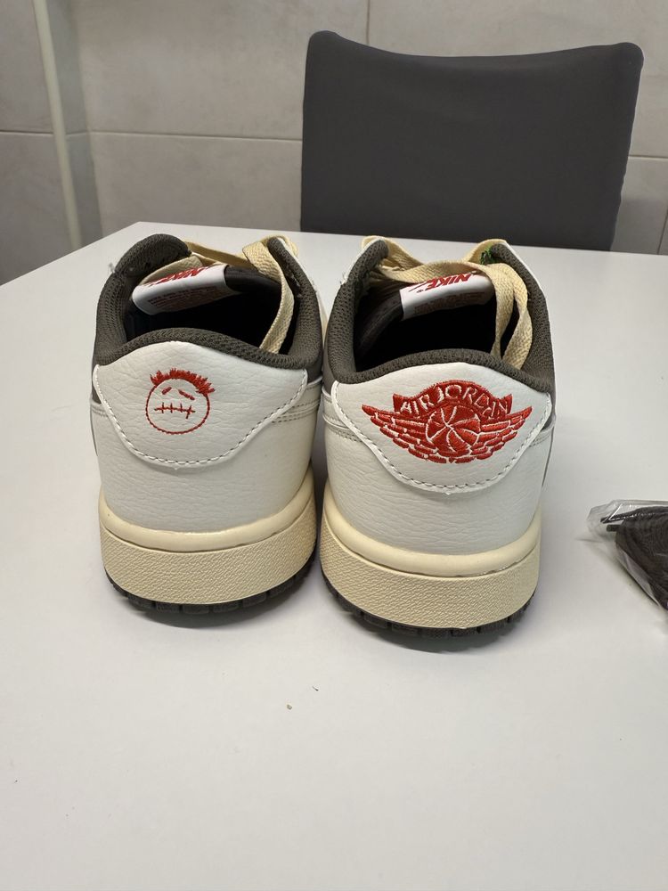 Air jordan 1 low Travis scott