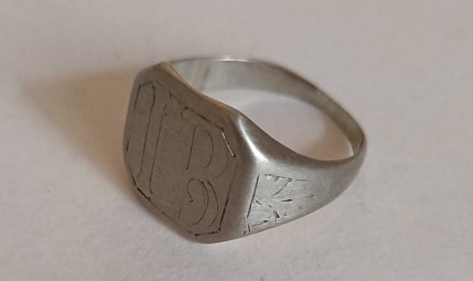 Antyczny sygnecik z monogramem, Srebro 835