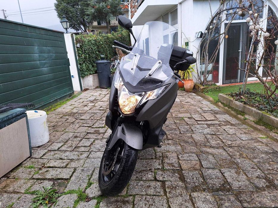 Honda integra 750 ótimo estado